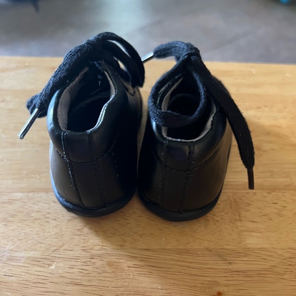 Black Stride Rite Walker Toddler Shoes. - Picture 4 of 5
